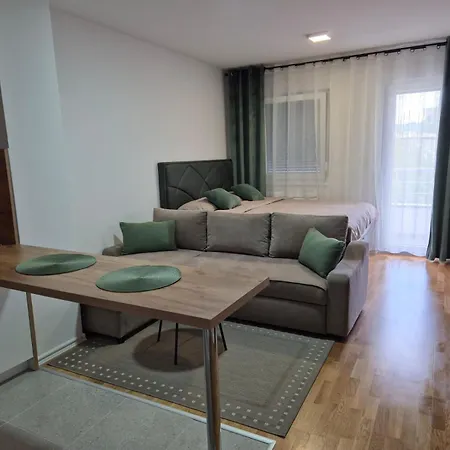 Muki Oaza Apartment *